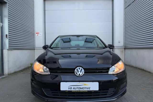 Volkswagen Golf (2014) thumbnail 2