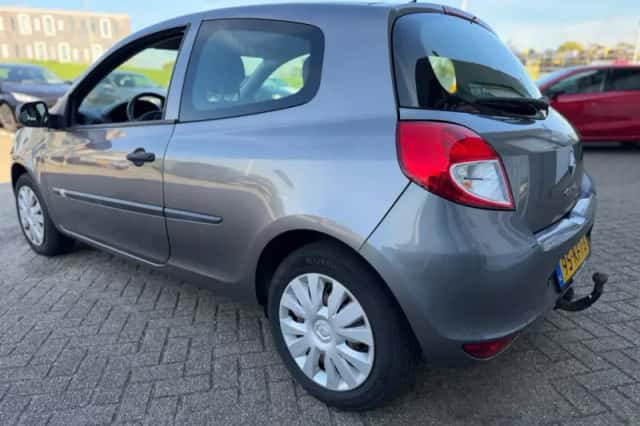Renault Clio (2009) thumbnail 4