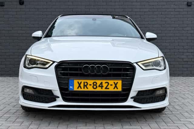 Audi A3 (2013) thumbnail 2