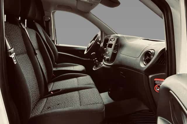 Mercedes-Benz Vito (2023) thumbnail 6