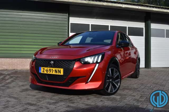 Peugeot 208 (2021) thumbnail 1