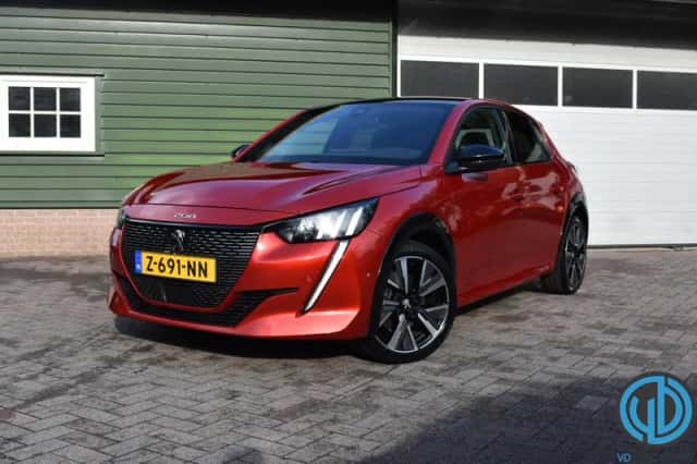 Peugeot 208 (2021) thumbnail 3
