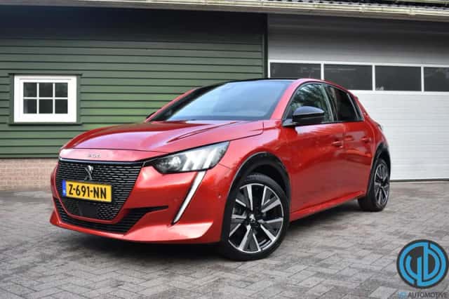 Peugeot 208 (2021) thumbnail 5