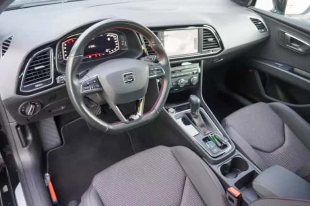 SEAT Leon (2019) thumbnail 2