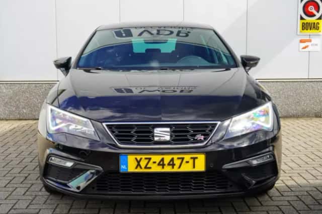 SEAT Leon (2019) thumbnail 3