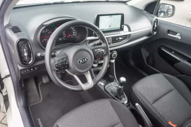 Kia Picanto (2021) thumbnail 2