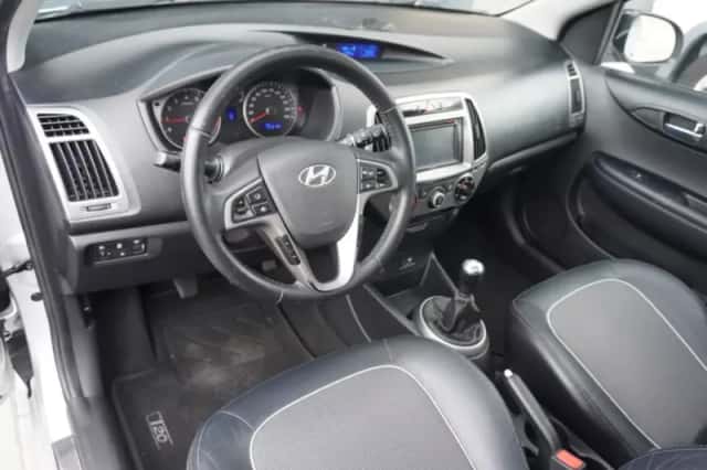 Hyundai i20 (2014) thumbnail 2
