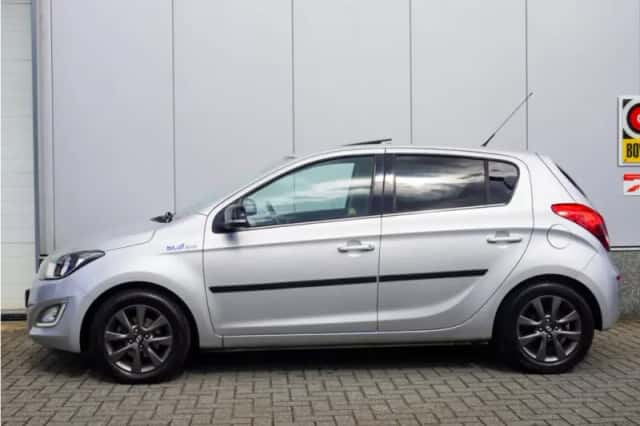 Hyundai i20 (2014) thumbnail 3