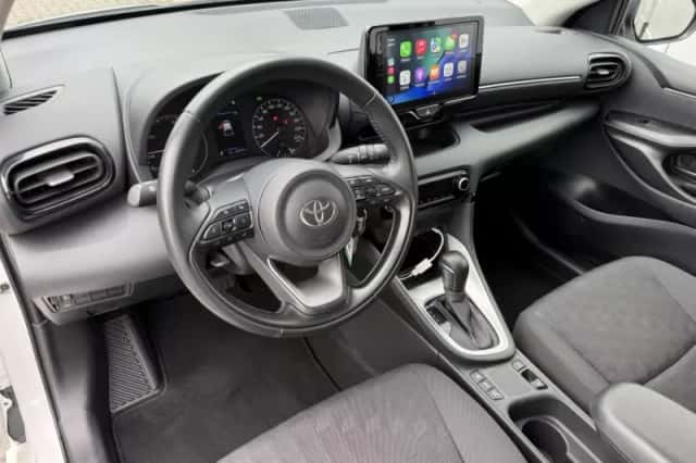 Toyota Yaris (2024) thumbnail 2