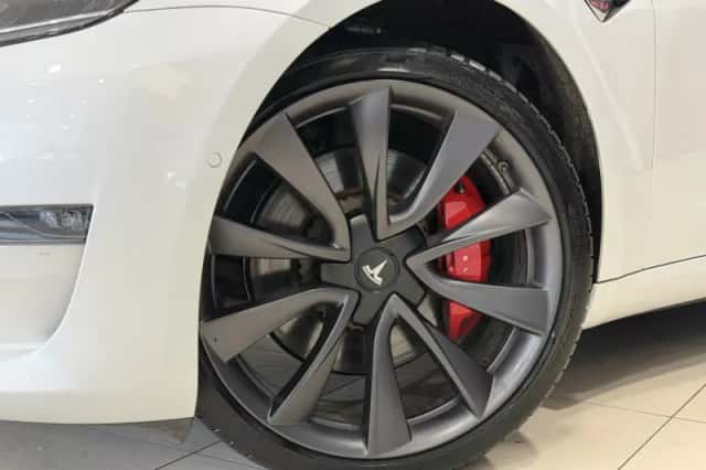 Tesla Model 3 (2020) thumbnail 2