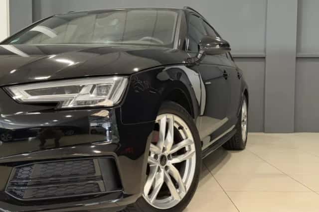 Audi A4 (2018) thumbnail 2
