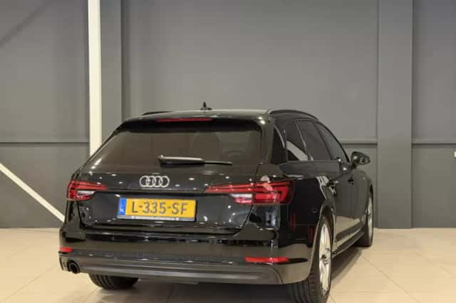 Audi A4 (2018) thumbnail 4