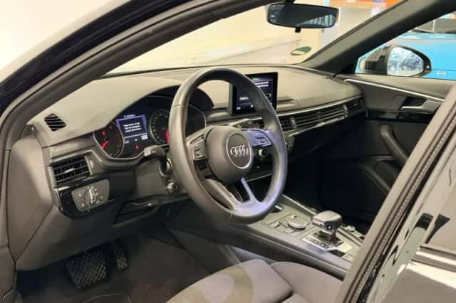 Audi A4 (2018) thumbnail 5