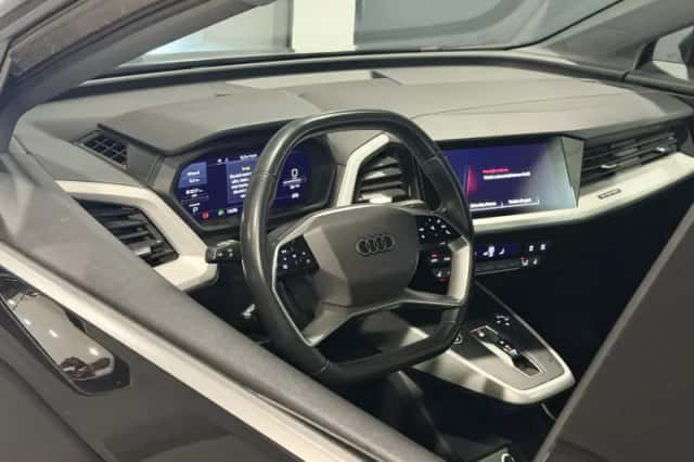 Audi Q4 e-tron (2022) thumbnail 3