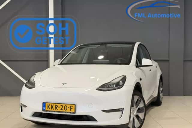 Tesla Model Y (2024) thumbnail 1