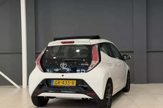 Toyota Aygo (2015) thumbnail 4
