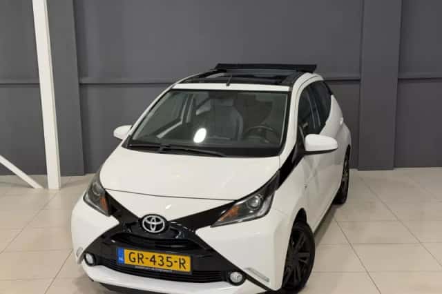 Toyota Aygo (2015) thumbnail 6