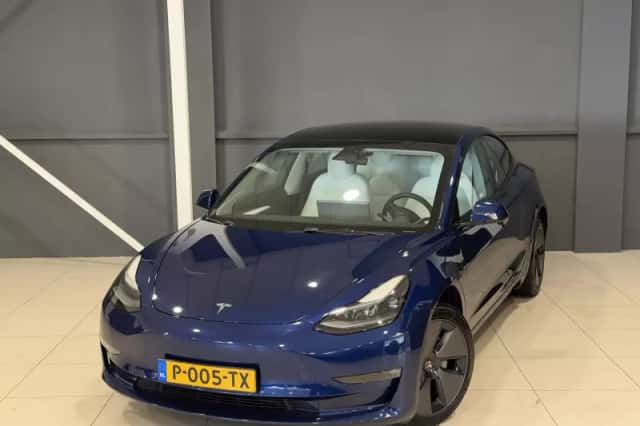 Tesla Model 3 (2022) thumbnail 4