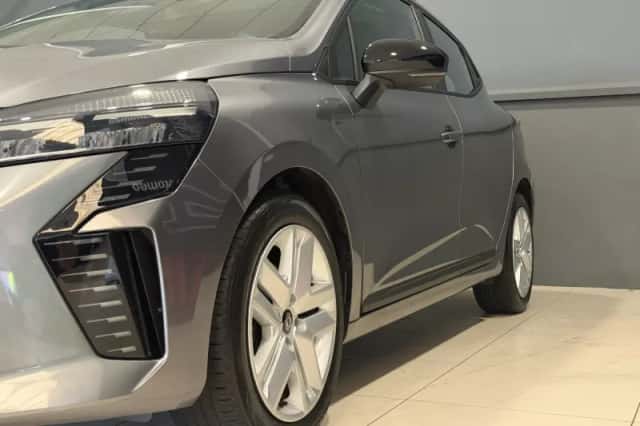 Renault Clio (2024) thumbnail 6