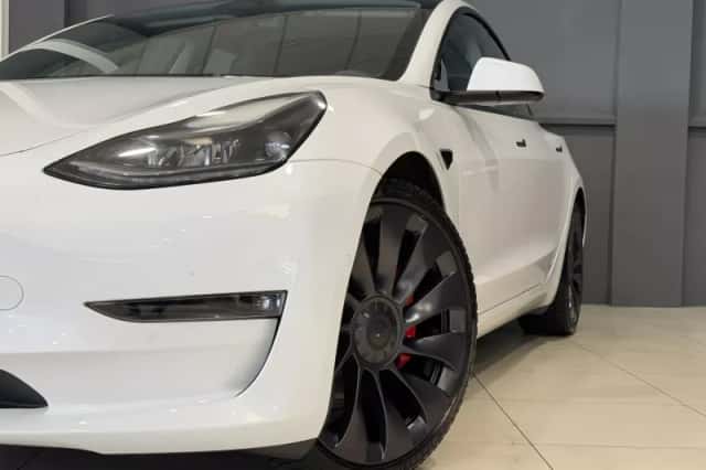 Tesla Model 3 (2022) thumbnail 2