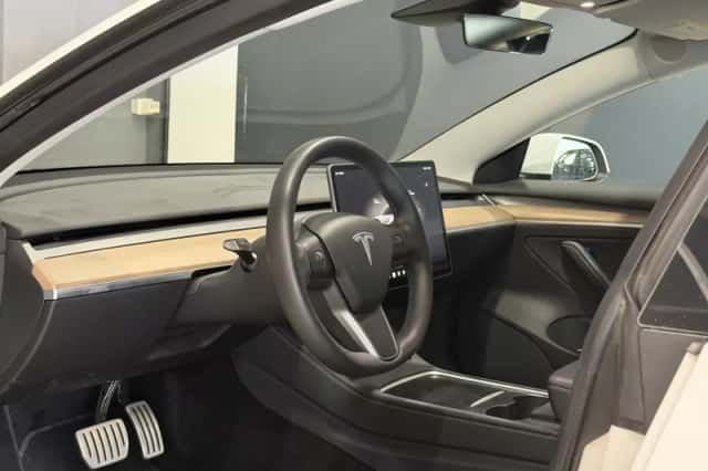 Tesla Model 3 (2022) thumbnail 6
