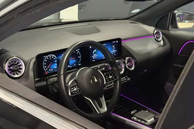 Mercedes-Benz EQA (2022) thumbnail 3