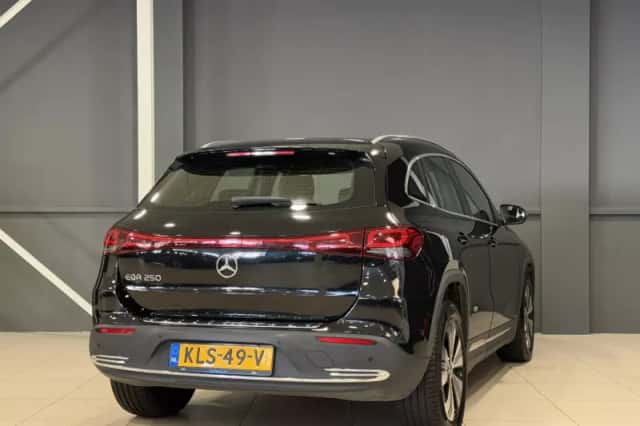 Mercedes-Benz EQA (2022) thumbnail 4