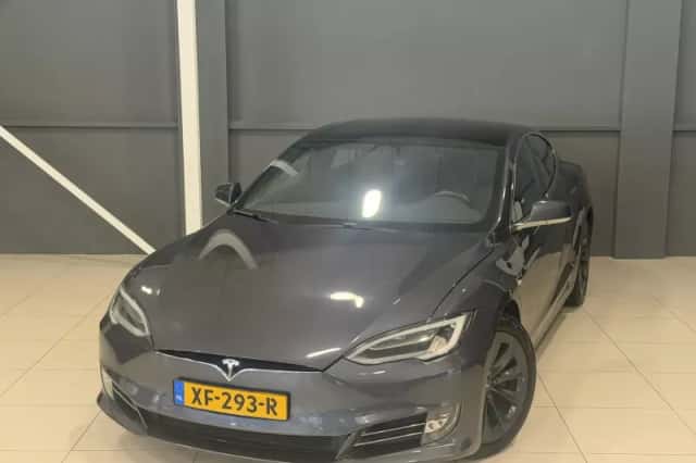 Tesla Model S (2018) thumbnail 6
