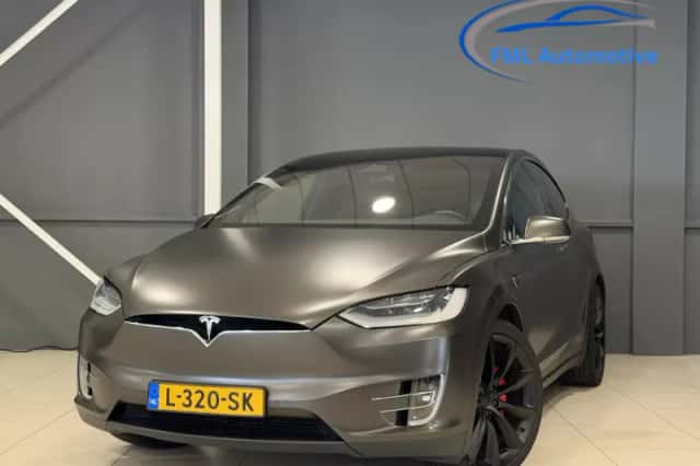 Tesla Model X (2020) thumbnail 1