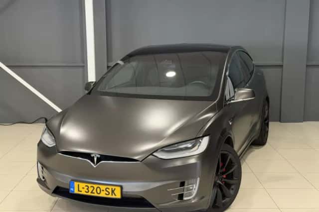 Tesla Model X (2020) thumbnail 4