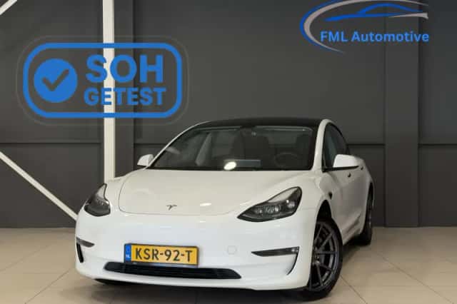 Tesla Model 3 (2023) thumbnail 1