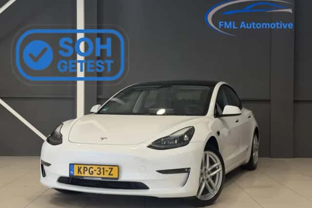 Tesla Model 3 (2022) thumbnail 1