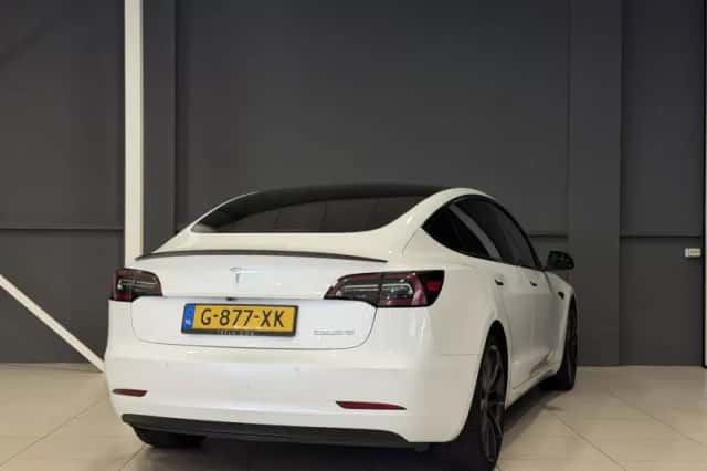 Tesla Model 3 (2019) thumbnail 4