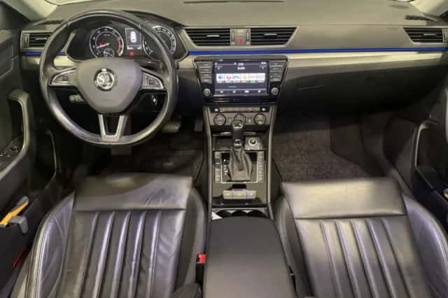 Škoda Superb (2017) thumbnail 5