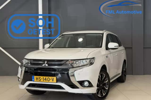 Mitsubishi Outlander (2015) thumbnail 1