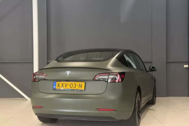 Tesla Model 3 (2023) thumbnail 4