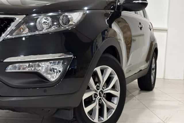 Kia Sportage (2016) thumbnail 2
