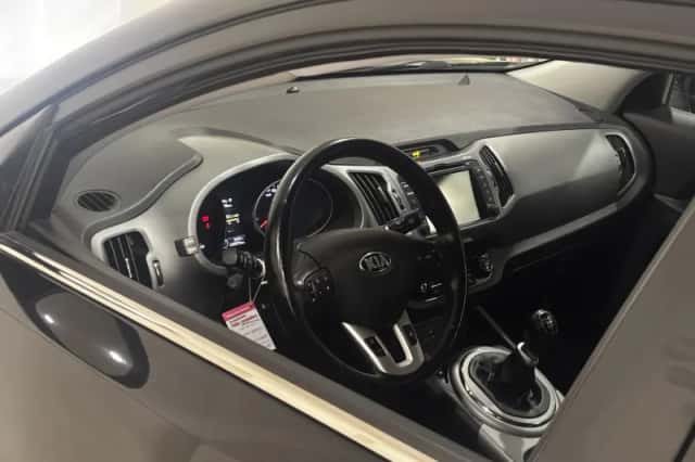 Kia Sportage (2016) thumbnail 3