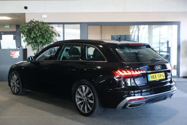 Audi A4 (2019) thumbnail 2