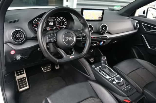 Audi Q2 (2017) thumbnail 3