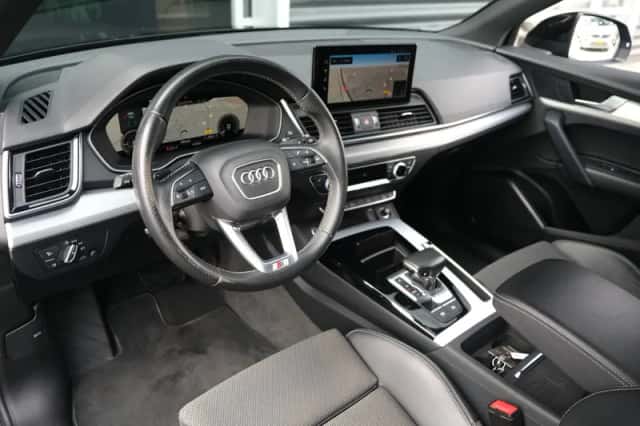Audi Q5 (2023) thumbnail 3