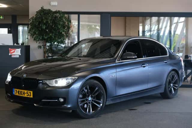 BMW 3-Serie (2013) thumbnail 1