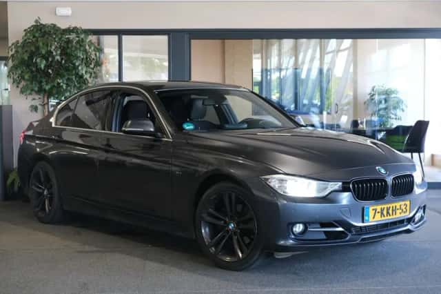 BMW 3-Serie (2013) thumbnail 6