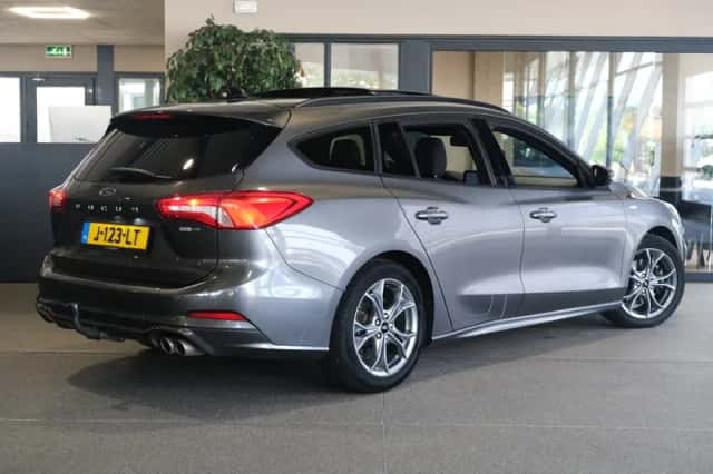 Ford Focus (2020) thumbnail 2