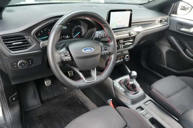Ford Focus (2020) thumbnail 3