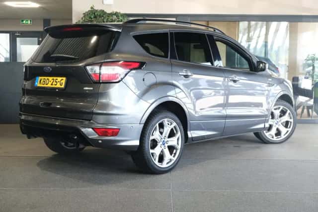 Ford Kuga (2017) thumbnail 2