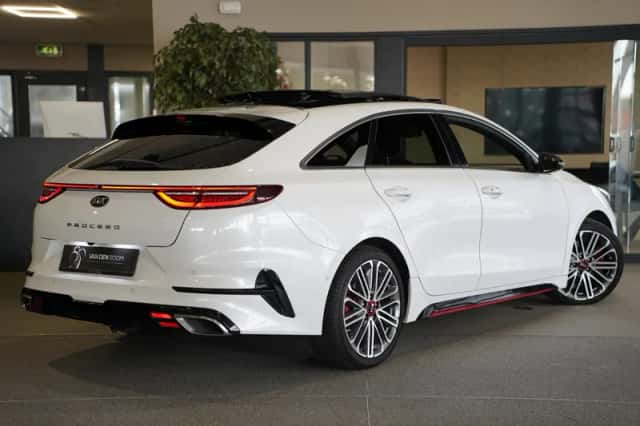 Kia Proceed (2020) thumbnail 2