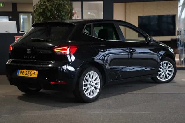 SEAT Ibiza (2017) thumbnail 2