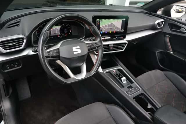 SEAT Leon (2021) thumbnail 3