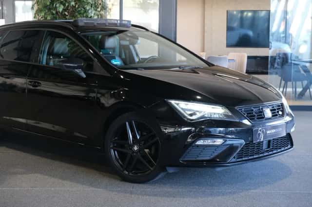 SEAT Leon (2018) thumbnail 5